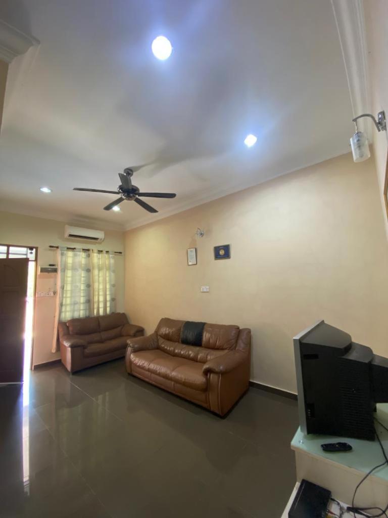 Homestay Tok Ma 1 Alur Tuman Marang Extérieur photo
