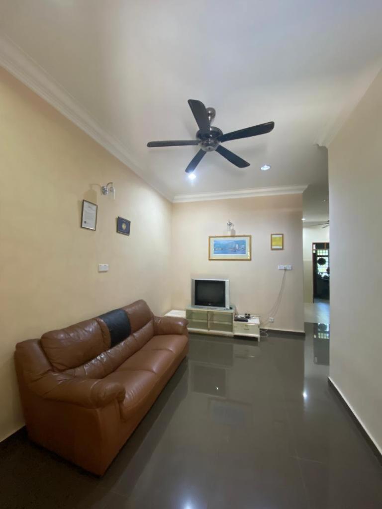 Homestay Tok Ma 1 Alur Tuman Marang Extérieur photo